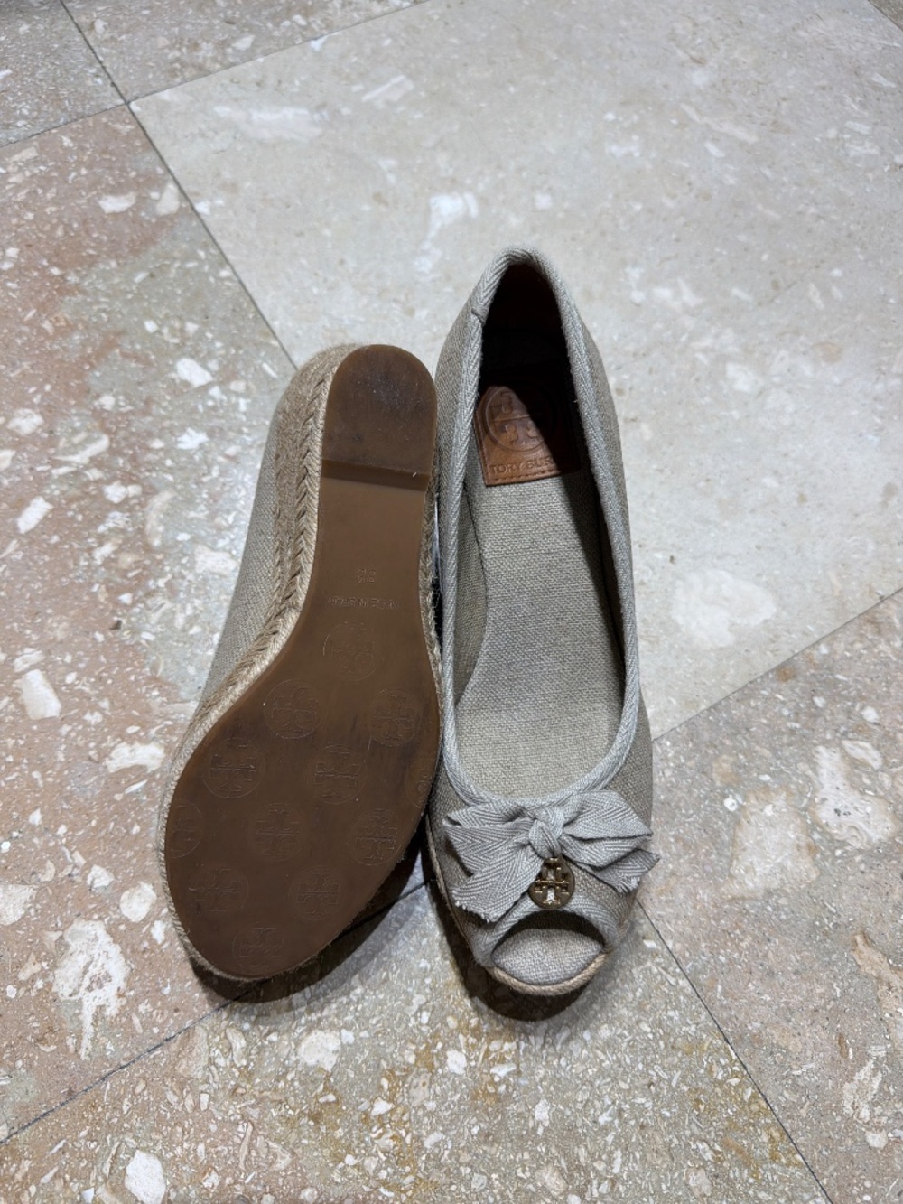 Shoe - Picture 3 of 4